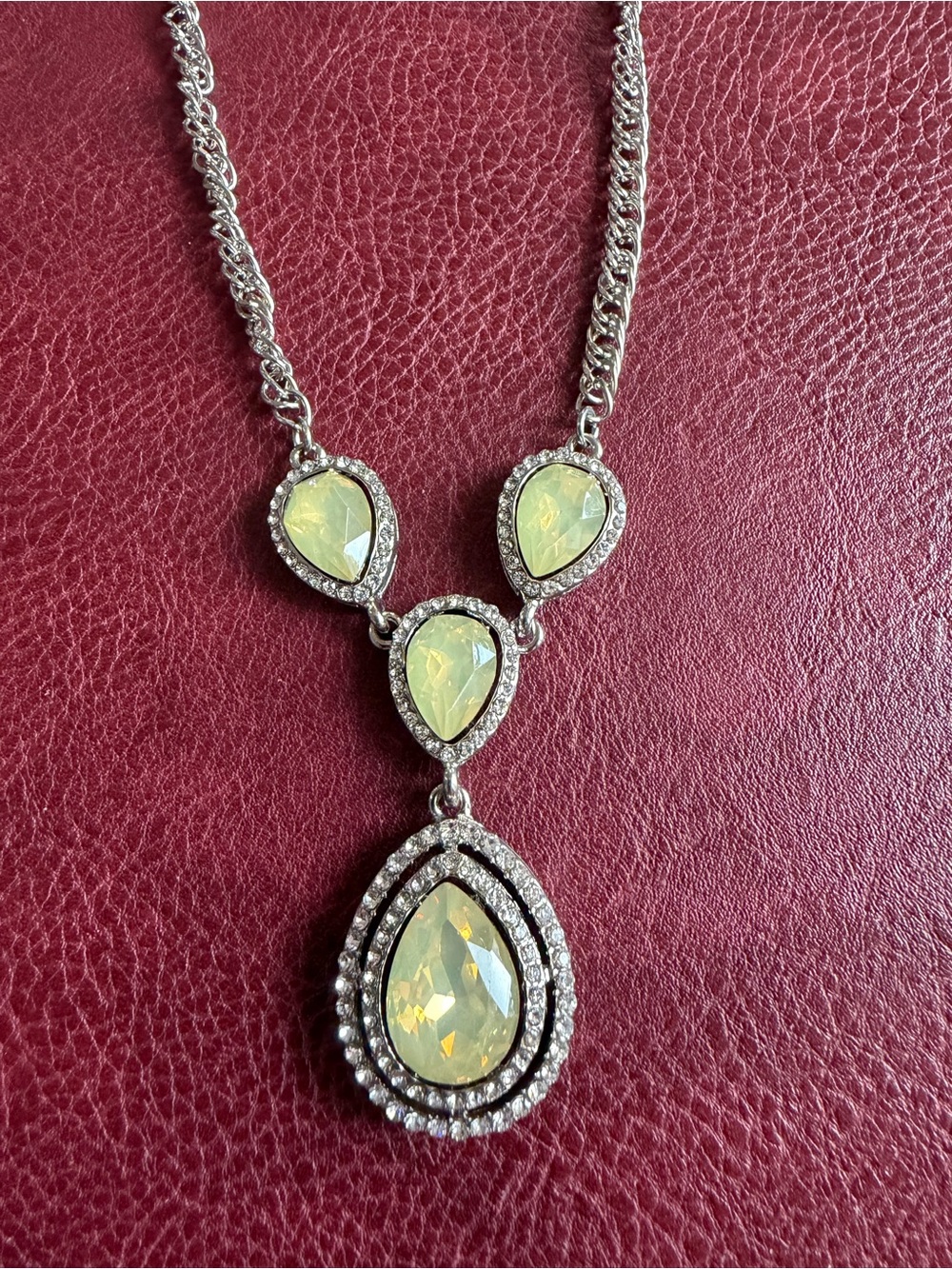 Opalescent Yellow-Green Teardrop Pendant Necklace